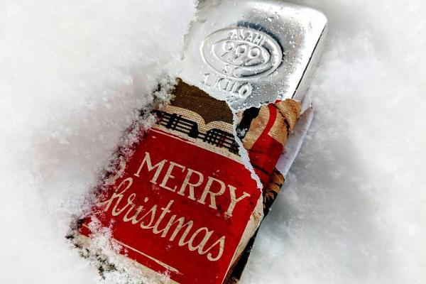 Win Investor Crate: Christmas Kilo Giveaway