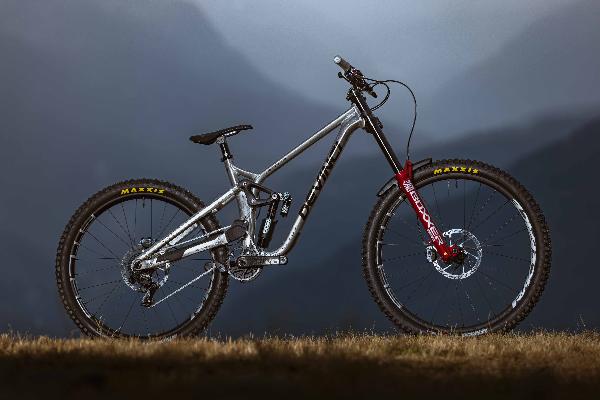Win Cycles Devinci: Chainsaw DH Bike Giveaway
