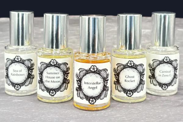 Win A $100 Perfume Gift Card!