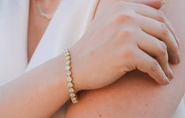 Win 11 & 3/4ct. t.w. Diamond Tennis Bracelet Giveaway