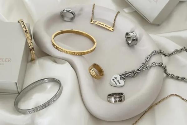 Win 1 of 2 Spinner Rings and Bracelets from Honest Jeweler!