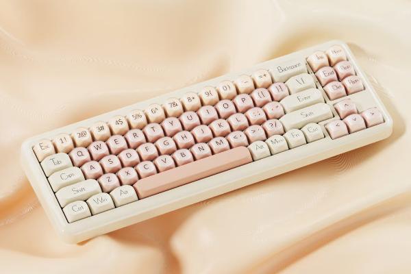 Win EWEADN M71 Mechanical Keyboard Giveaway