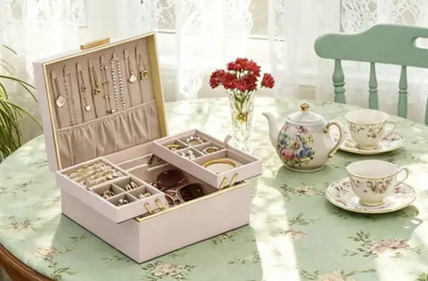 Win Lolalet Jewelry Box Giveaway