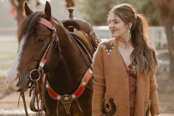 Win Rodeo Quincy: Rosita Giveaway