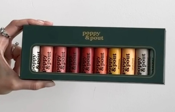 Win Poppy & Pout: April Giveaway