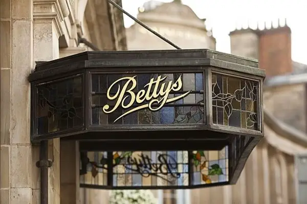 Bettys Customer Satisfaction Survey: Win A Gift Box