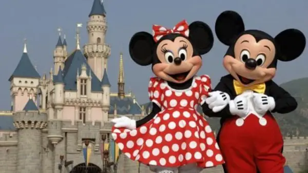 Disney Holidays Sweepstakes 2019: Win Disneyland Park Tickets